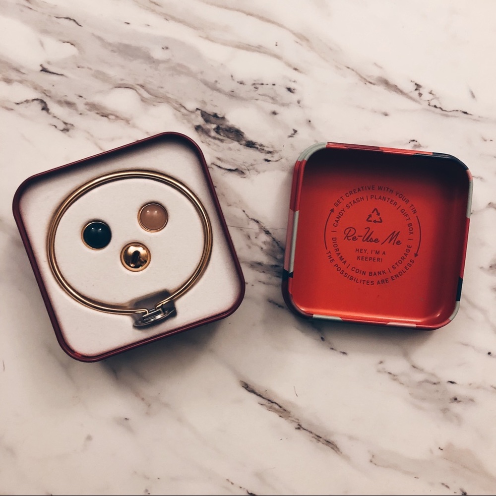 FOSSIL Monogramed “S” Flex Gift Set Bracelet ✨